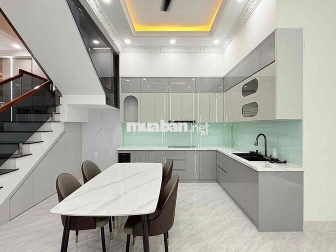 Mặt tiền kinh doanh Ngay KCN Sóng Thần.Nhà 3 tầng xây mới full nội tha