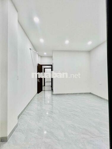 Nhà Mới Xây 100% DT 180m2 1Trệt 2Lầu 3Pn 4Wc Sân Thượng Hẻm Xe Tải