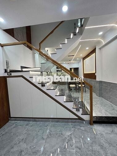 nhà đẹp 1 trẹt 1 lầu xã trubg chánh. gần coopmart gần trung tâm an suo