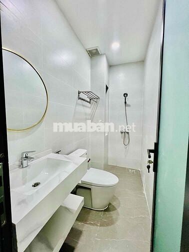 Nhà Mới Xây 100% DT 180m2 1Trệt 2Lầu 3Pn 4Wc Sân Thượng Hẻm Xe Tải