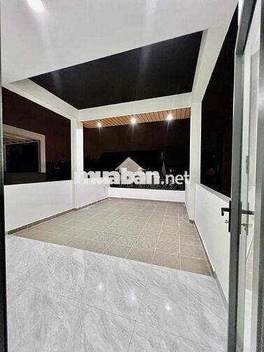 Nhà Mới Xây 100% DT 180m2 1Trệt 2Lầu 3Pn 4Wc Sân Thượng Hẻm Xe Tải