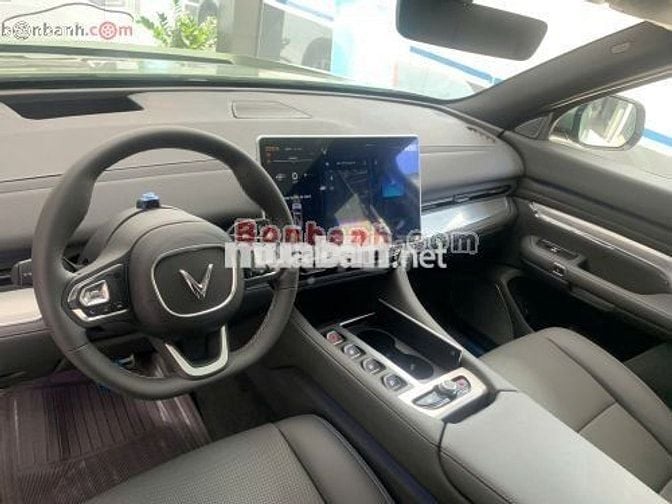 VinFast VF9 Plus 2025