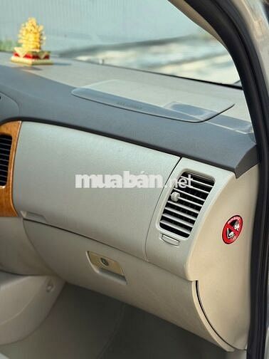 Toyota Innova 2.0G 2009 số sàn màu bạc