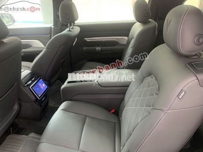 VinFast VF9 Plus 2025