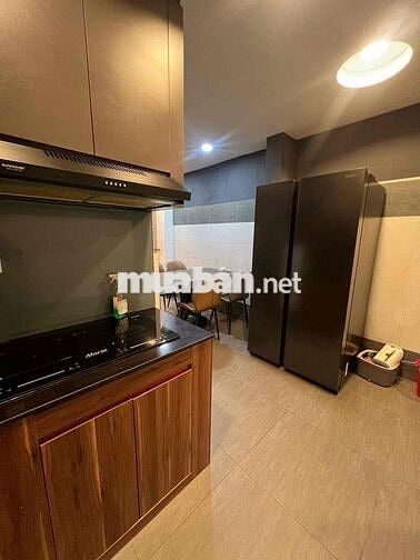 CHO THUÊ NHÀ NGUYÊN CĂN BA ĐÌNH Q8. CÁCH MẶT TIỀN 1 CĂN Full NỘI THẤT
