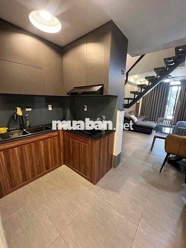 CHO THUÊ NHÀ NGUYÊN CĂN BA ĐÌNH Q8. CÁCH MẶT TIỀN 1 CĂN Full NỘI THẤT