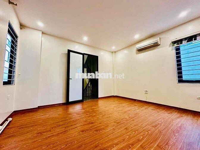 VÀI BƯỚC RA OTO - TRUNG TÂM CẦU GIẤY - SỬ DỤNG 42M - NỘI THẤT CAO CẤP