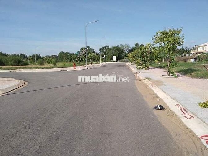 900 triệu ( còn Tl ) Thổ cư 123m2 - TT. Cần Đước - Sổ riêng - MT 7m