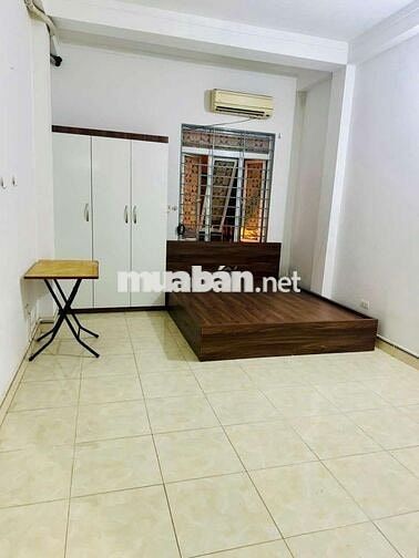 Phòng bảo vệ và thang máy ngõ 228 Nguyễn Trãi