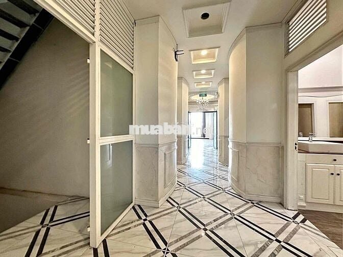Mặt Bằng Cần Thơ Mặt Tiền Đường _ Lầu 1 sàn 300m2 Ngay Sân Vận Động CT