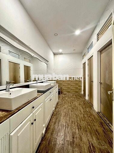 Mặt Bằng Cần Thơ Mặt Tiền Đường _ Lầu 1 sàn 300m2 Ngay Sân Vận Động CT