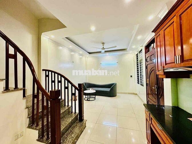 VÀI BƯỚC RA OTO - TRUNG TÂM CẦU GIẤY - SỬ DỤNG 42M - NỘI THẤT CAO CẤP