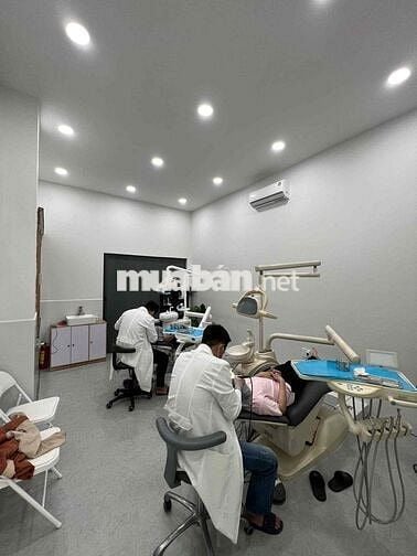 Cho thuê mặt Bằng tầng Trệt sàn Suốt