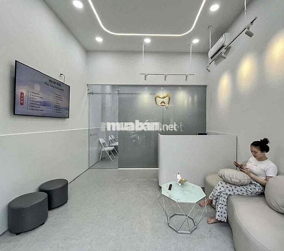 Cho thuê mặt Bằng tầng Trệt sàn Suốt