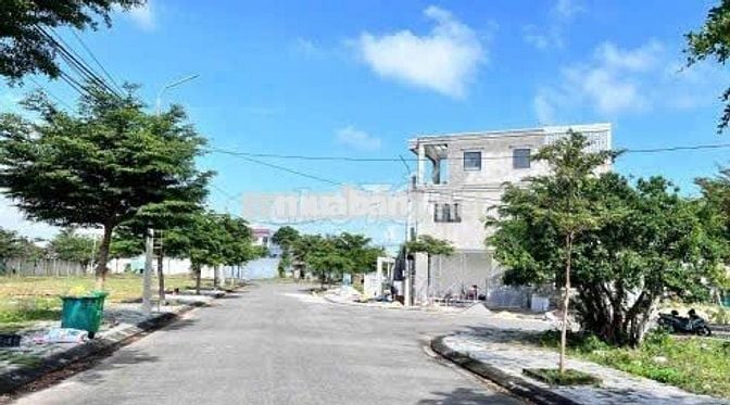 Lô đất ngộp ngay ngay ngã tư xoài đôi ,100m2 thổ cư,chỉ 656tr, sổ sẳn