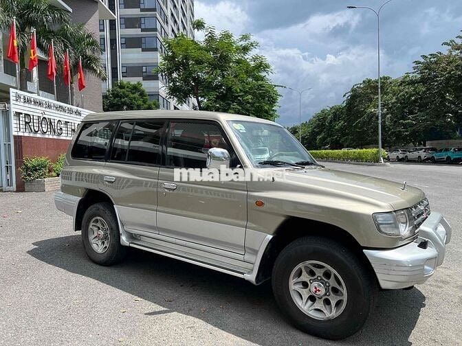 Mitsubishi Pajero 20*** km