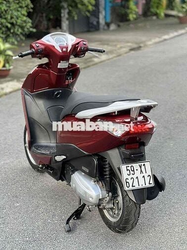 xe hòna  lead 2015 màu đỏ đô mỡi ken 95%
