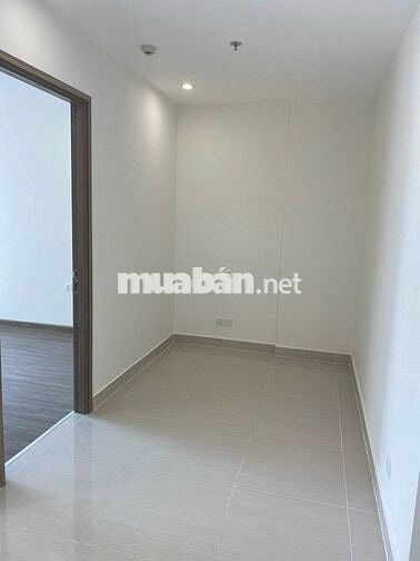 Bán căn hộ 1 phòng ngủ 43m2 nguyên bản, view bể bơi giá 3ty850