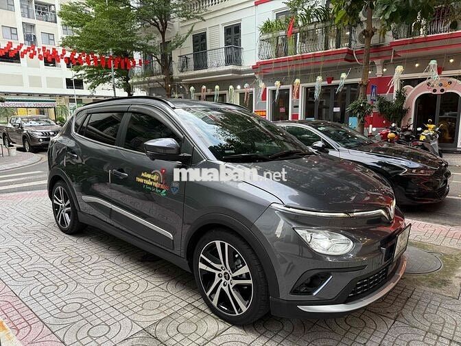 VinFast VFe34 2022 thuê pin tiên phong