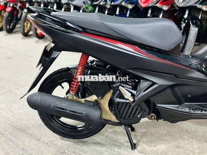 XE MÁYTHANH TÙNG_AIR BLADE 125 ĐEN NHÁM ĐỘ ĐÈN