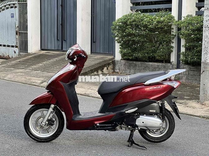 xe hòna  lead 2015 màu đỏ đô mỡi ken 95%