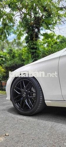 Mercedes Benz E Class 2017 E250 - 70000 km