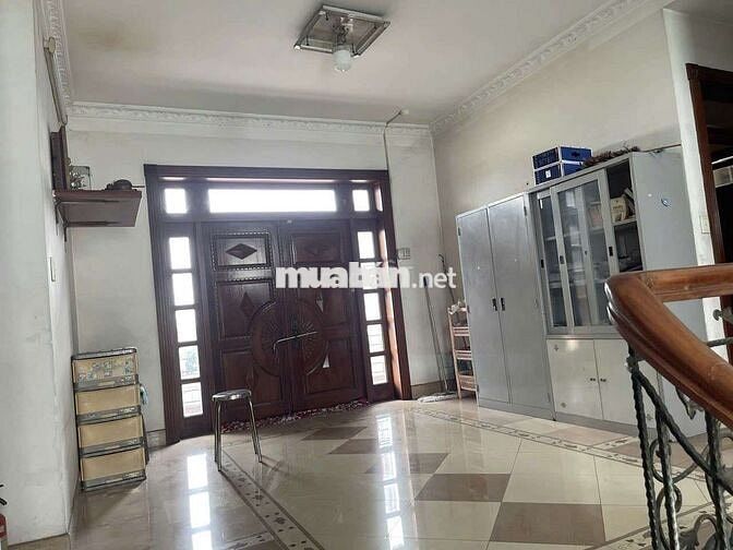 Cho thuê nhà mặt tiền đường Trường Chinh, dt 8x18m, đúc 1trệt 2 lầu,