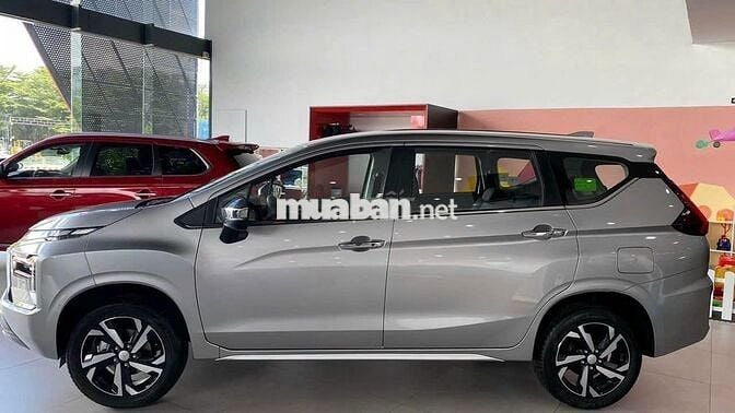 XPANDER PREMIUM 2025 XÁM BẠC MỚI 100%CHƯA LĂN BÁNH