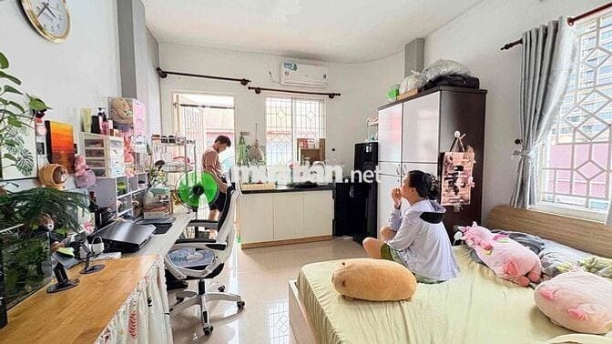 PASS GẤP STUDIO BAN CÔNG CỬA SỔ LỚN FULL TIỆN NGHI NGAY HOÀNG SA QUẬN1