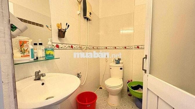 PASS GẤP STUDIO BAN CÔNG CỬA SỔ LỚN FULL TIỆN NGHI NGAY HOÀNG SA QUẬN1