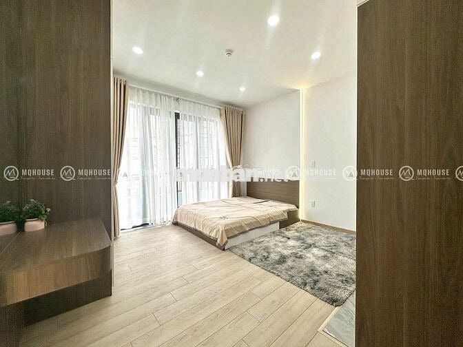 Căn hộ full nội thất cửa sổ trời lớn thoáng mát Quận 1 Đề Thám