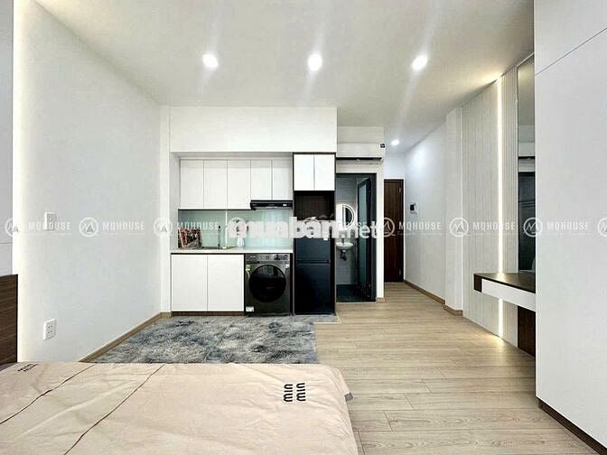 Căn hộ full nội thất cửa sổ trời lớn thoáng mát Quận 1 Đề Thám