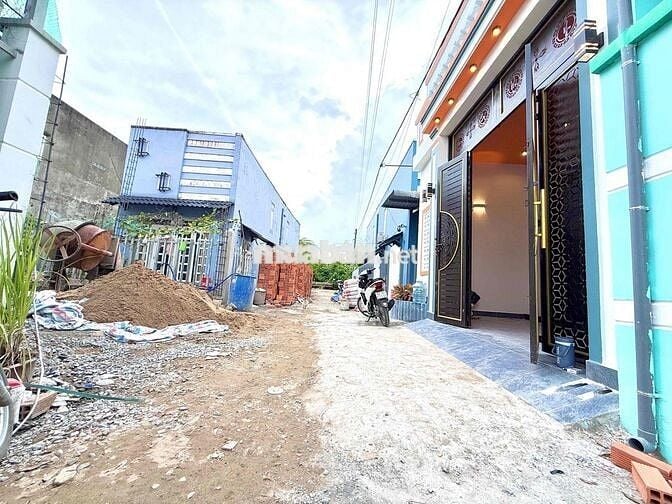 Nhà 1 Trệt 1 Lầu tại xã Mỹ Lộc Cần Giuộc  Pháp Lý : Sổ Hồng Riêng