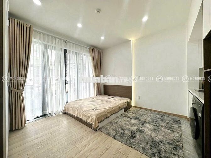 Căn hộ full nội thất cửa sổ trời lớn thoáng mát Quận 1 Đề Thám