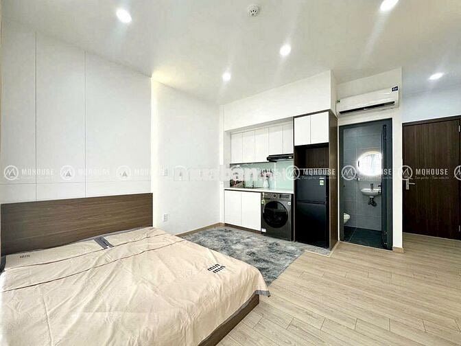 Căn hộ full nội thất cửa sổ trời lớn thoáng mát Quận 1 Đề Thám