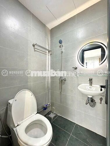 Căn hộ full nội thất cửa sổ trời lớn thoáng mát Quận 1 Đề Thám