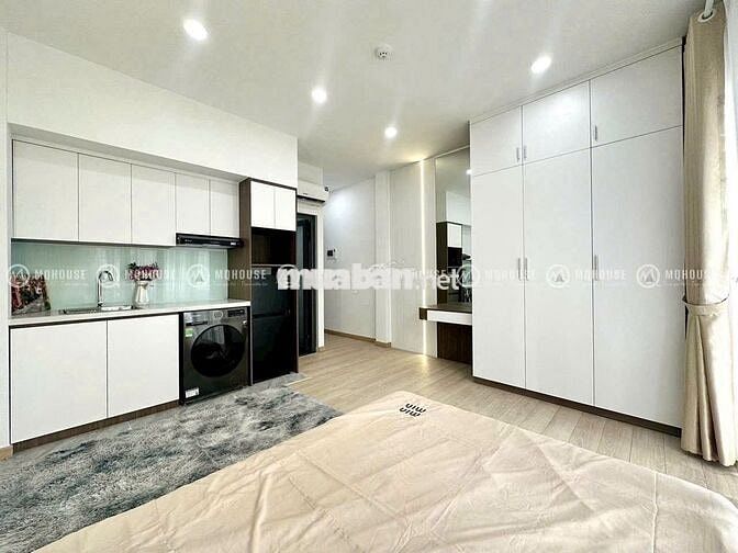 Căn hộ full nội thất cửa sổ trời lớn thoáng mát Quận 1 Đề Thám