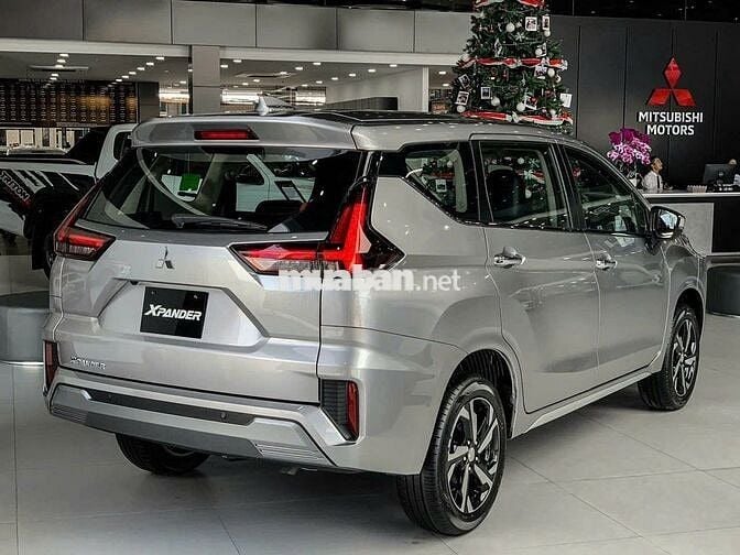 XPANDER PREMIUM 2025 XÁM BẠC MỚI 100%CHƯA LĂN BÁNH