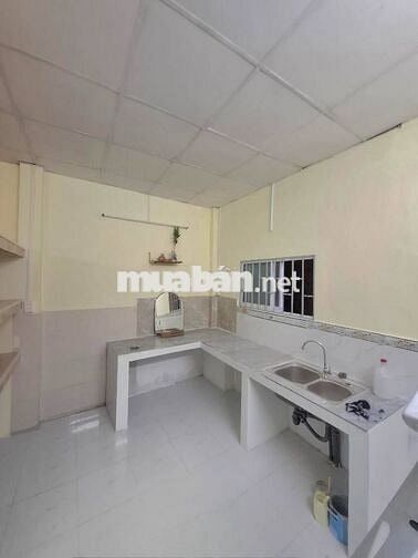 NHÀ GẦN ĐẦM SEN NƯỚC - SÁT HOÀ BÌNH - P. PHÚ THẠNH - GẦN HẺM XE HƠI