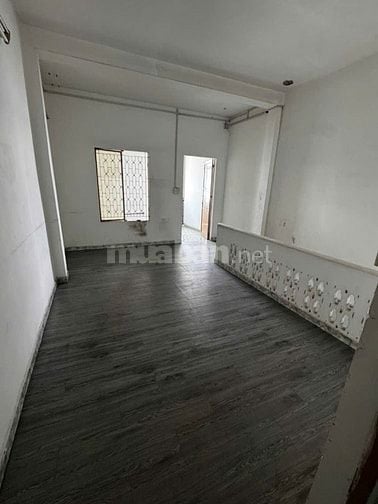 Cho thuê nhà mặt tiền Lạc Long Quân, P.5, Q.11 giá 40tr