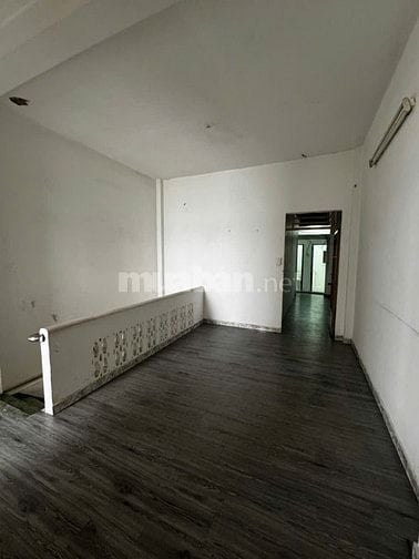 Cho thuê nhà mặt tiền Lạc Long Quân, P.5, Q.11 giá 40tr