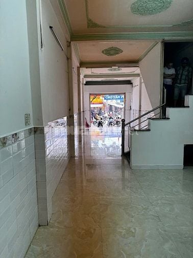 Cho thuê nhà mặt tiền Lạc Long Quân, P.5, Q.11 giá 40tr