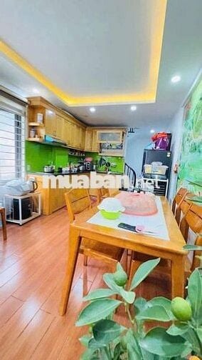 102 Hoàng Đạo Thành. Vị trí nhiều tiện ích, ô tô chạy thoải mái.