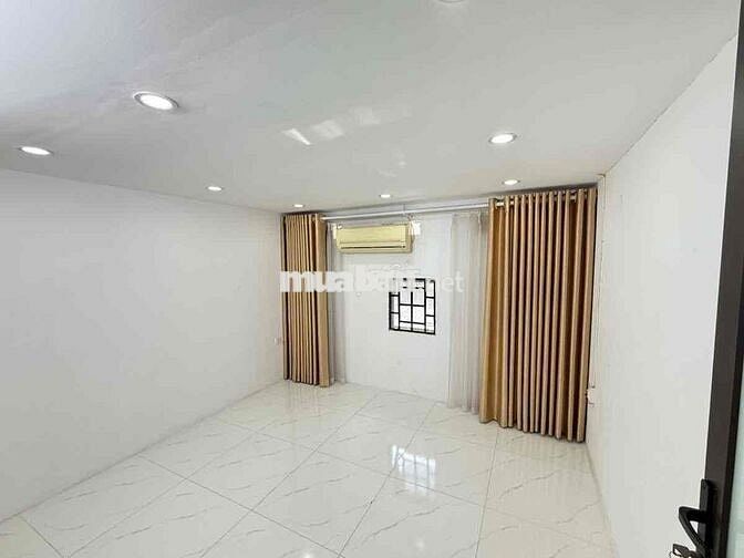 Bán nhà tập thể Trương Định, 2 thoáng bãi gửi ô tô 3PN 2WC 70m2 SĐCC