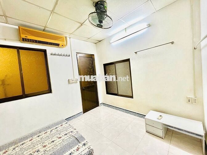 Phòng trọ máy lạnh sạch đẹp, đơn giản, môi trường học sinh - sinh viên