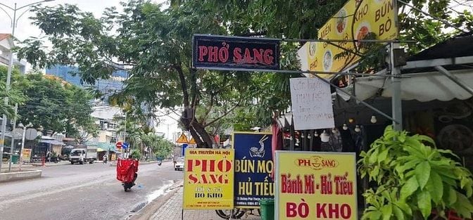Cho thuê nhà mặt tiền Phú Thuận, Q.7, 4x20m, 3 lầu, giá 30 triệu 