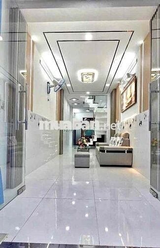2.86 tỷ bán nhà 2 tầng 21m2- Hẻm xe hơi Bình Tân, sổ riêng