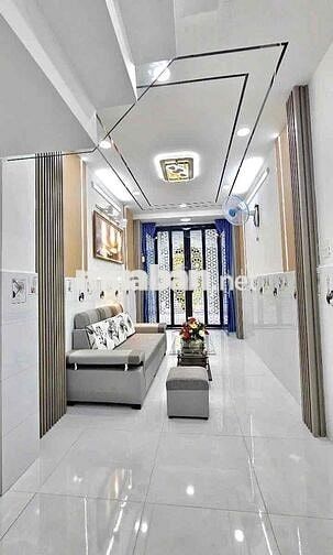 2.86 tỷ bán nhà 2 tầng 21m2- Hẻm xe hơi Bình Tân, sổ riêng