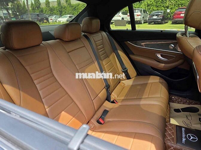 Mercedes Benz E300 AMG - 22.222 Km