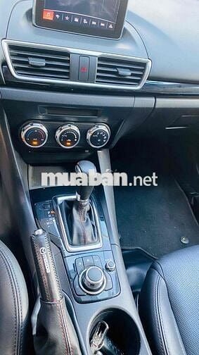 Mazda 3 2017 1.5 AT Sedan -màu đen,Xe gia đình